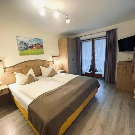 Penzion Gaestehaus Achental 3*