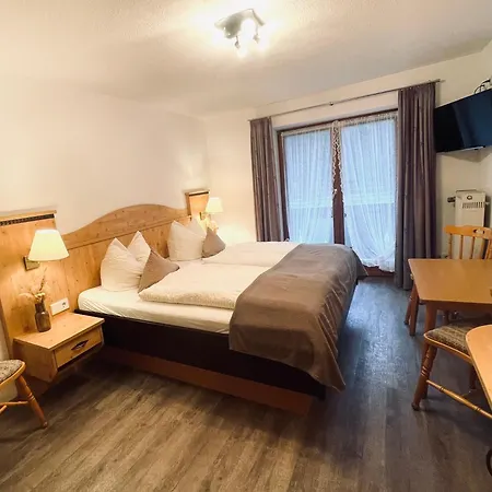 Gaestehaus Achental بيرشتسغادن